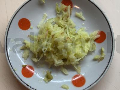 Krepšeliai su varškės įdaru, obuoliais ir raudonaisiais serbentais Žingsnis 1