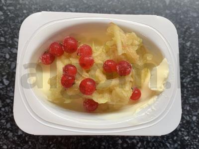 Krepšeliai su varškės įdaru, obuoliais ir raudonaisiais serbentais Žingsnis 3