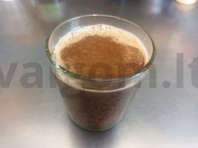 Kavos ir šokolado gėrimas su halva ir kondensuotu pienu pagrindine nuotrauka