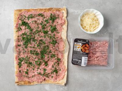 Užkandis iš faršo ir lavašo ant grilio Žingsnis 2