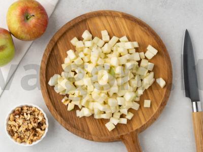 Obuolių štrudelis iš paruošto sluoksniuoto tešlos Žingsnis 1