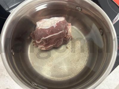 Mėsos mišri solyanka su kaparėliais jautienos sultinyje Žingsnis 1