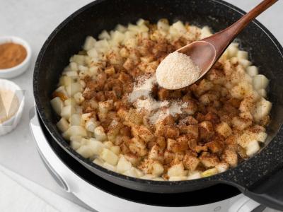 Obuolių štrudelis iš paruošto sluoksniuoto tešlos Žingsnis 4