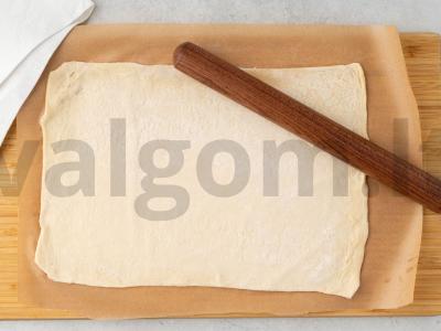 Obuolių štrudelis iš paruošto sluoksniuoto tešlos Žingsnis 5