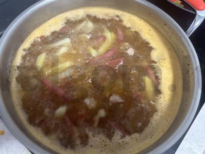 Mėsos mišri solyanka su kaparėliais jautienos sultinyje Žingsnis 6