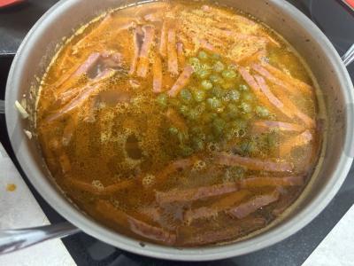 Mėsos mišri solyanka su kaparėliais jautienos sultinyje Žingsnis 7