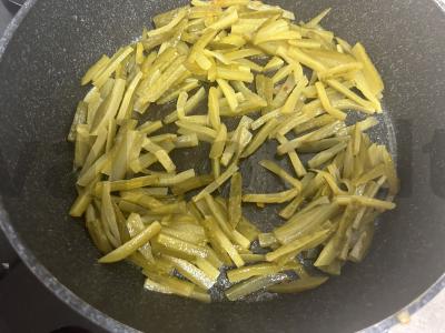 Mėsos mišri solyanka su kaparėliais jautienos sultinyje Žingsnis 8