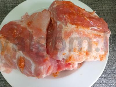 Kepti kiaulienos šonkauliai su čili padažu Žingsnis 2