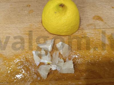 Neįprastas salotas su džiovintomis vyšniomis ir persimonais Žingsnis 3