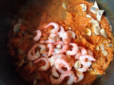 Funchosa su krevetėmis ir pievagrybiais Žingsnis 13