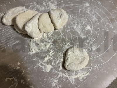 Kepti dešrelės tešloje Žingsnis 2