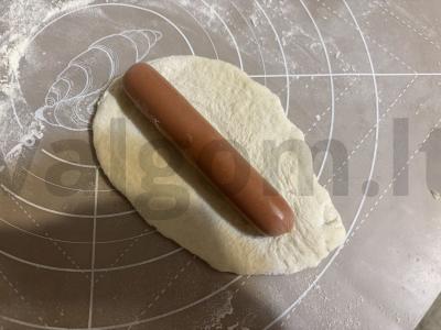 Kepti dešrelės tešloje Žingsnis 4