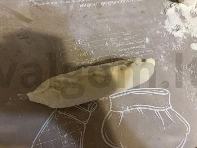 Kepti dešrelės tešloje Žingsnis 5