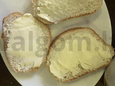 Sumuštinis su upėtakiu ir virtu kiaušiniu pusryčiams Žingsnis 3