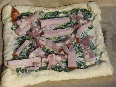 Graikiškas sluoksniuotas pyragas su pastromi ir špinatais Žingsnis 6