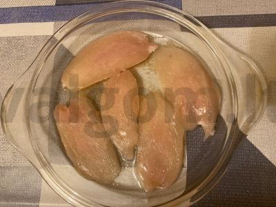 Vištienos filė saldžiarūgščiame padaže ir mandarinų sultyse Žingsnis 2