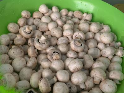 Marinuoti grybai „Penkios minutės“ Žingsnis 1