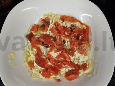 Salotas su silpniai sūdyta lašiša ir krevetėmis Žingsnis 2