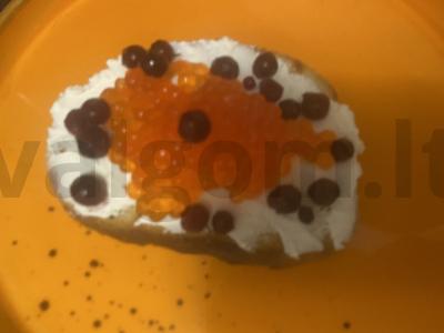 Brusketa su ikra ir bruknėmis Žingsnis 4