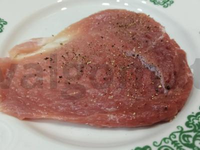 Kiaulienos kotletai keptuvėje Žingsnis 1