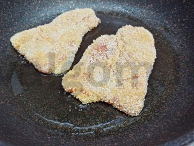 Kiaulienos kotletai keptuvėje Žingsnis 4