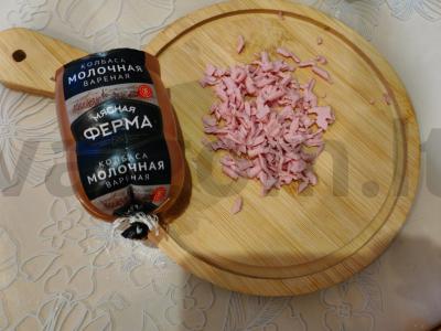 Karšti sumuštiniai su virta dešra ir česnaku Žingsnis 1