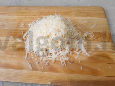 Karšti sumuštiniai su virta dešra ir česnaku Žingsnis 4