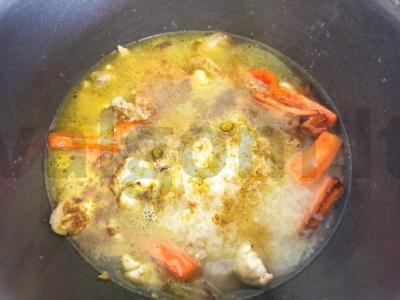 Kvapnus plovas su vištiena katile Žingsnis 7