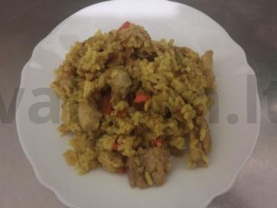 Kvapnus plovas su vištiena katile pagrindine nuotrauka