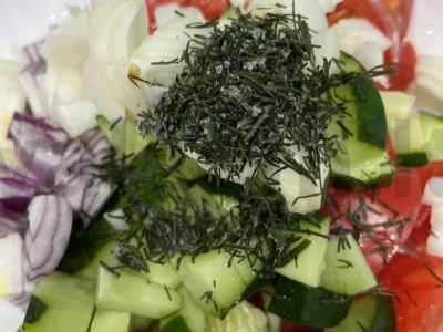 Salotas „Vaivorykštė“ su krienais Žingsnis 4