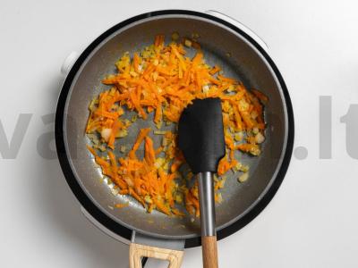 Kiaušinių kepta ryžių patiekalas Žingsnis 6