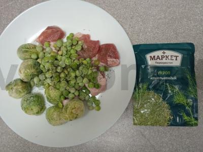 Anties krūtinėlė su Briuselio kopūstais ir kuskusu Žingsnis 4