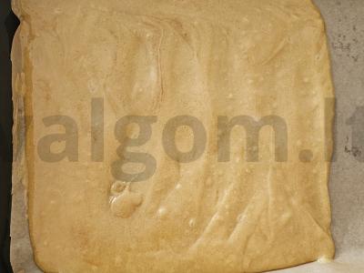 Medovikas su virintu kondensuotu pienu ir avietėmis Žingsnis 2