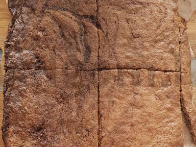 Medovikas su virintu kondensuotu pienu ir avietėmis Žingsnis 3