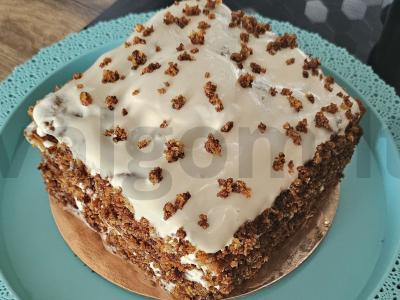 Medovikas su virintu kondensuotu pienu ir avietėmis Žingsnis 7