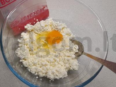 Sūdyti varškėčiai su pipirais Žingsnis 1