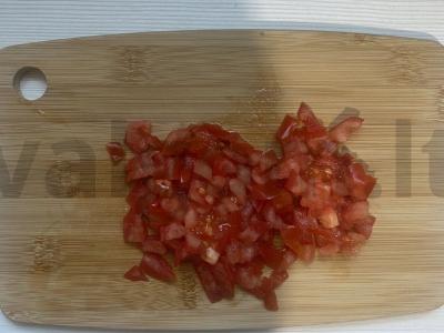 Makaronai su kiaušiniu ir pomidoru keptuvėje Žingsnis 3