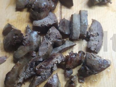 Kepenėlių ir korėjietiškų morkų salotas Žingsnis 1