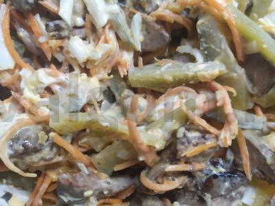 Kepenėlių ir korėjietiškų morkų salotas Žingsnis 5