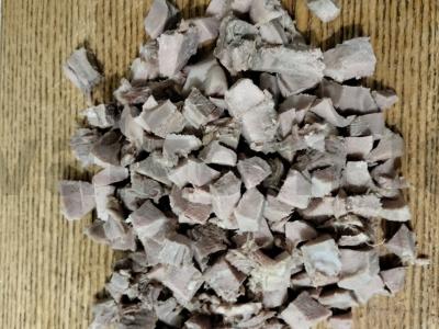 Salotas su liežuviu, marinuotais agurkais ir graikiniais riešutais šventiniam stalui Žingsnis 3