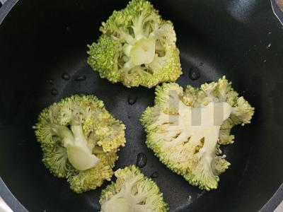 Kreminė brokolių sriuba su grietinėlėmis Žingsnis 1