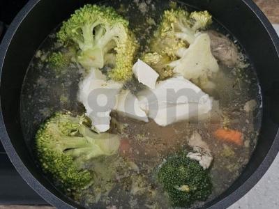 Kreminė brokolių sriuba su grietinėlėmis Žingsnis 4