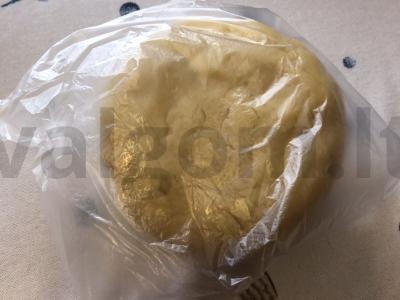 Pyragėliai ant smėlinio tešlos su džiovintais vaisiais Žingsnis 5