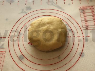 Pyragėliai ant smėlinio tešlos su džiovintais vaisiais Žingsnis 8