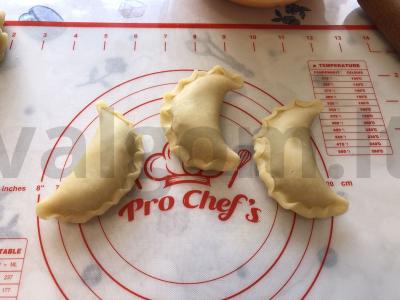 Pyragėliai ant smėlinio tešlos su džiovintais vaisiais Žingsnis 11