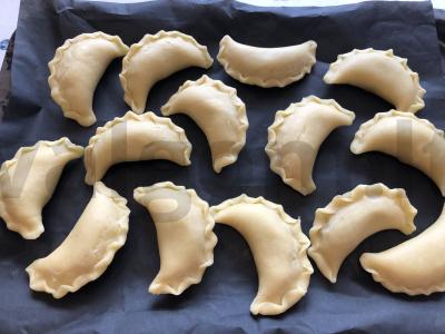 Pyragėliai ant smėlinio tešlos su džiovintais vaisiais Žingsnis 12