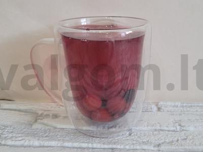 Ryškus, aromatingas kompotas su avietėmis, juodosiomis serbentėmis ir šermukšniu pagrindine nuotrauka