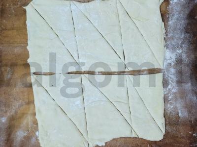 Kruasanai su šokoladiniu-pieno kremu Žingsnis 2