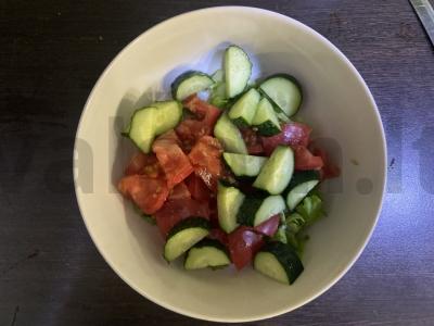 Lengvas vasaros salotas su varškės sūriu ir terijaki padažu Žingsnis 3