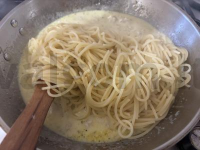 Spagečiai su vištienos krūtinėlėmis sūrio padaže Žingsnis 7